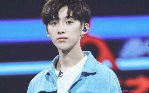 苏晓彤个人资料身高,身高出众，演绎青春风采